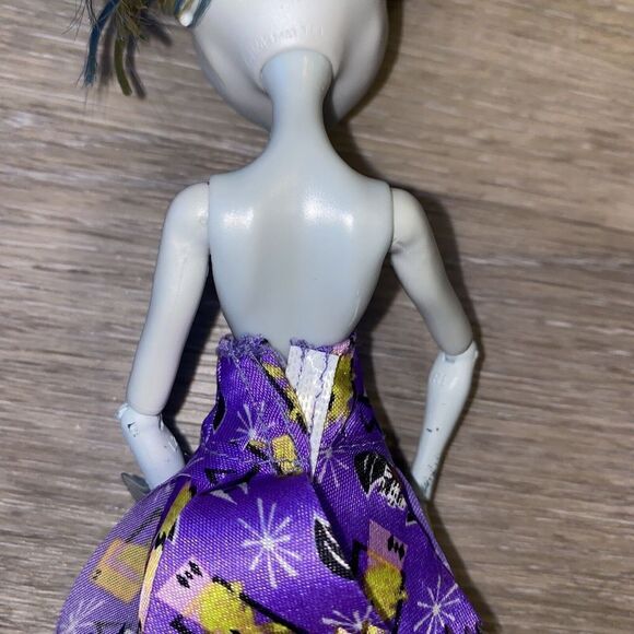 Monster High Lagoona Blue Student Disembody Council Doll - Picture 9 of 9